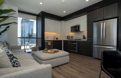 Downtown San Diego Apartment | The Zinnia-Comfortable 3BR Retreat with A/C, Pool, Hot Tub & Great Location