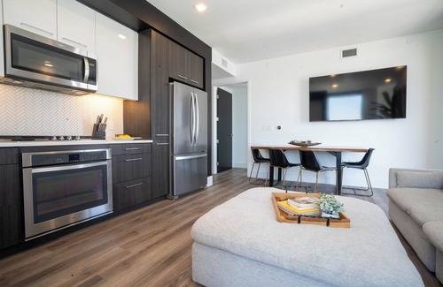 Downtown San Diego Apartment | The Zinnia-Comfortable 3BR Retreat with A/C, Pool, Hot Tub & Great Location