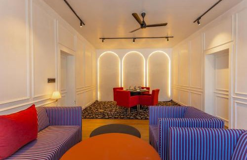 Srinagar House | The Zoey Villa, with Central Heating, Bonfire, BBQ & Complimentary Breakfast