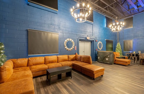 Rock Spring Apartment | Theatre and Treehouse Arcade at Rock Spring Resort