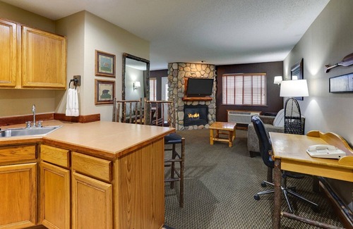 Peoria Hotel | Theme Suite w Kitchenette & Dry Bar! Stoney Creek Peoria | 2 Units