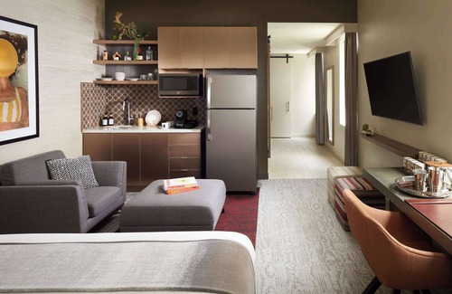 Coral Gables Hotel | THesis Hotel Miami Coral Gables, Curio Collection by Hilton