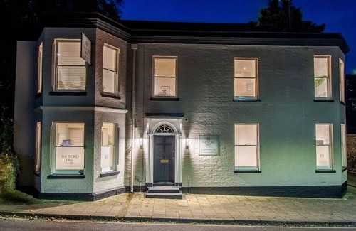 Thetford House | Thetford Hive Aparthotel Suite 3