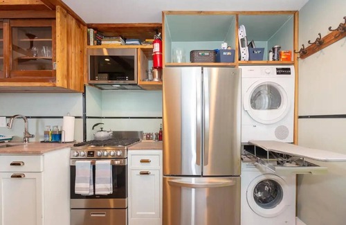 Lake Claire Apartment | This apartment is a 1 bedroom(s), 1 bathrooms, located in Atlanta, GA.