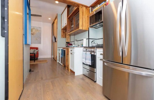 Lake Claire Apartment | This apartment is a 1 bedroom(s), 1 bathrooms, located in Atlanta, GA.