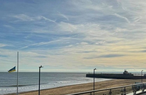 Ramsgate Apartment | This apartment is a 2 bedroom(s), 2 bathrooms, located in Ramsgate, England.