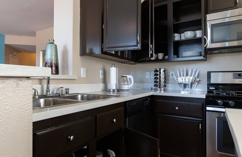 Valencia Apartment | This apartment is a 2 bedroom(s), 2 bathrooms, located in Santa Clarita, CA.
