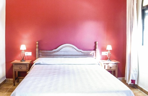 Hornachuelos House | This beautiful vacation home on the edge of the Natural Park "Sierra de Hornachuelos" is located in
