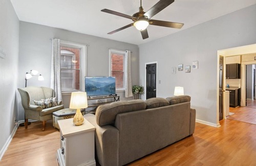 Newport News Apartment | This duplex is a 3 bedroom(s), 1 bathrooms, located in Newport News, VA.