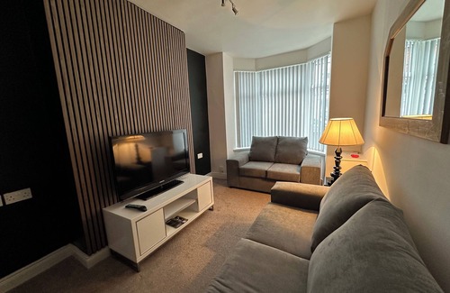 Ormeau House | This house is a 2 bedroom(s), 1 bathrooms, located in Belfast, Northern Ireland.