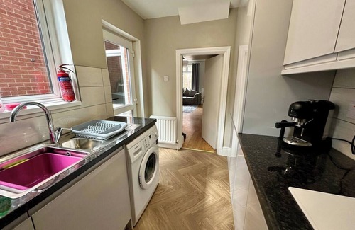 Ormeau House | This house is a 2 bedroom(s), 1 bathrooms, located in Belfast, Northern Ireland.