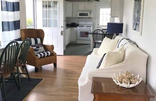 Eastward Look House | This house is a 3 bedroom(s), 1 bathrooms, located in Narragansett, RI.