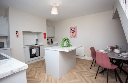 North Bitchburn House | This house is a 4 bedroom(s), 1.5 bathrooms, located in County Durham, England.