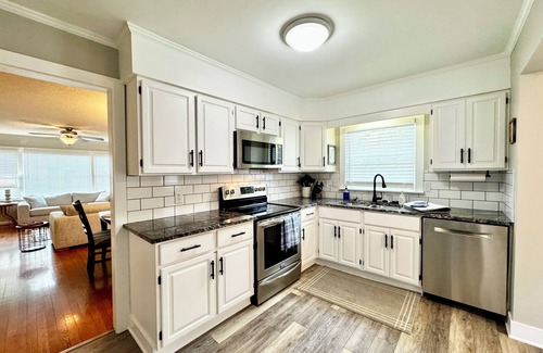 Marion House | This house is a 4 bedroom(s), 2 bathrooms, located in Marion, IN.