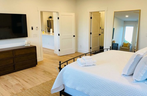 West Ashley Cottage | This is a large and very private, newly built carriage house with Marsh Views!