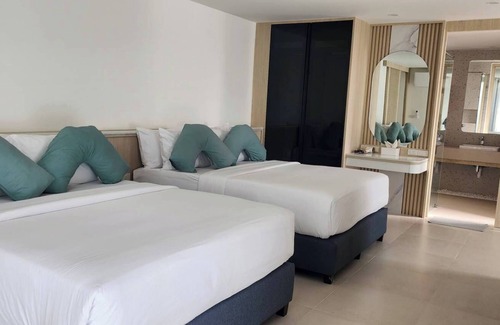 Na Kluea Villa | This premium villa, situated just 200 meters from the coast and convenience.n