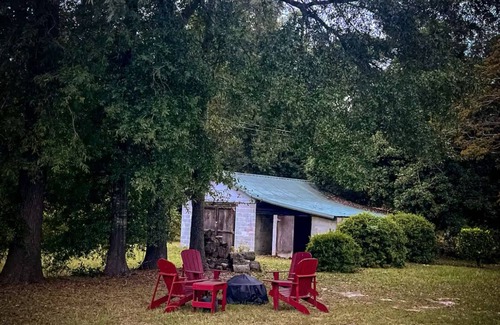 Bamberg County House | This quaint & charming home is located in the town of Denmark, South Carolina!