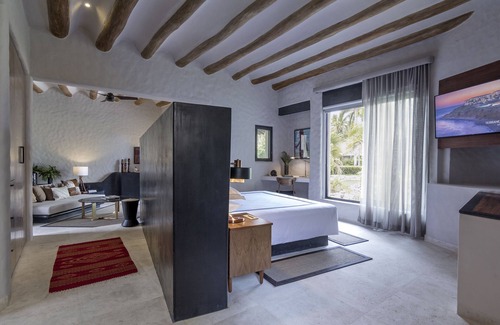 Ixtapa - Zihuatanejo Resort | Thompson Zihuatanejo, A Beach Resort, by Hyatt