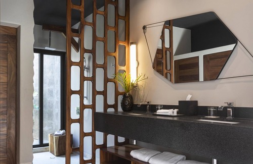 Ixtapa - Zihuatanejo Resort | Thompson Zihuatanejo, A Beach Resort, by Hyatt