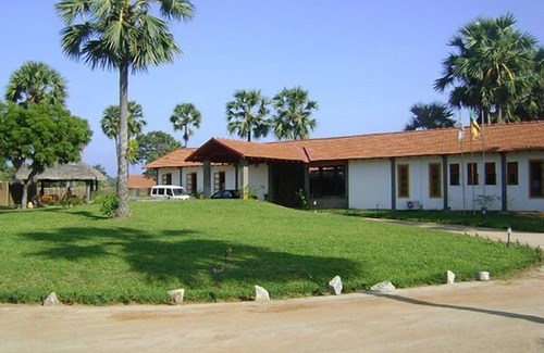 Nintavur Hotel | Thompukandam Village Resort