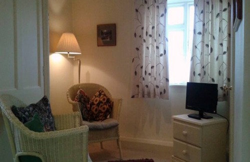 Fylingthorpe Bed & Breakfast | Thorpe Green House Vegetarian Bed and Breakfast