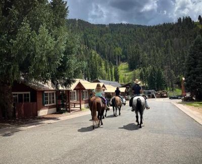 Red River Hotel | Three Bears Lodge