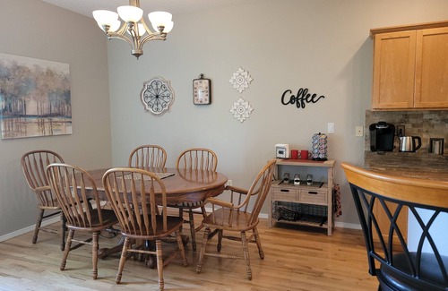 Southeast Boise House | Three bedroom home in SE Boise near BSU, Micron, sports parks and hiking trails.