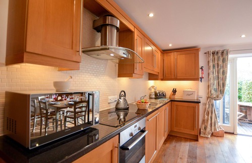 Orford Cottage | THREE CHANTRY BARNS, ORFORD, pet friendly, with a garden in Orford