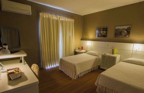 Jaguariaiva Hotel | Three Nature-Focused Twin Room w/Easy Access to Hiking Trail and Waterfalls