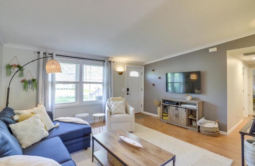 Three Oaks House | Three Oaks Home with Guest House - 8 Mi to Beach!