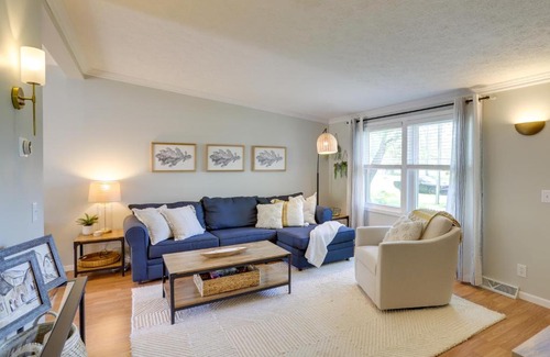 Three Oaks House | Three Oaks Home with Guest House - 8 Mi to Beach!