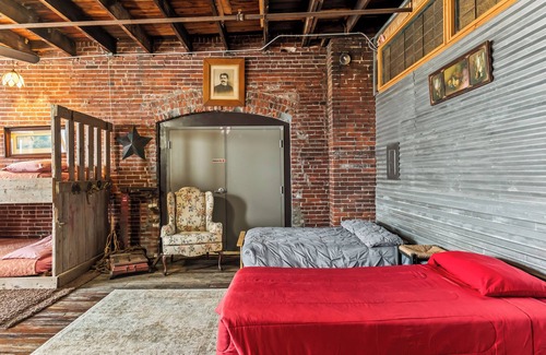 Downtown St. Louis Hotel | Three Rivers Inn at Jordan's Warehouse