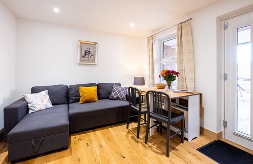 Pettistree Cottage | Three Tuns Apartments - Sycamore - sleeps 2 guests in 1 bedroom