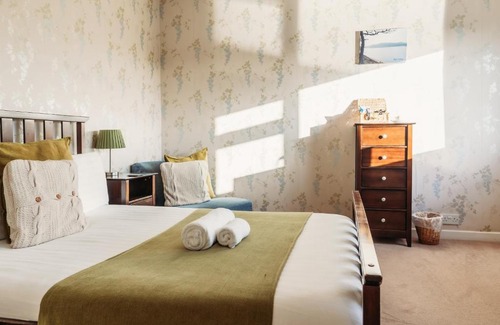 Howey Hotel | Three Wells B&B