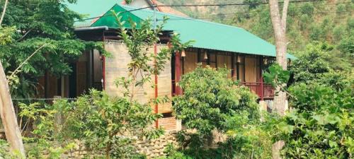 A Luoi Hotel | Thu May Homestay A Lưới