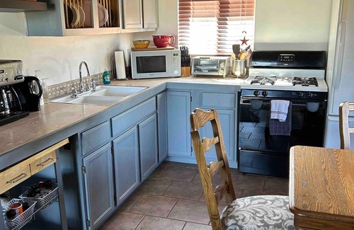 Prescott House | Thumb Butte Chalet Nestled in the Mountains