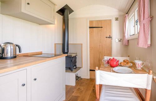 Framlingham House | Thyme Shepherds Hut Boundary Farm, Framlingham