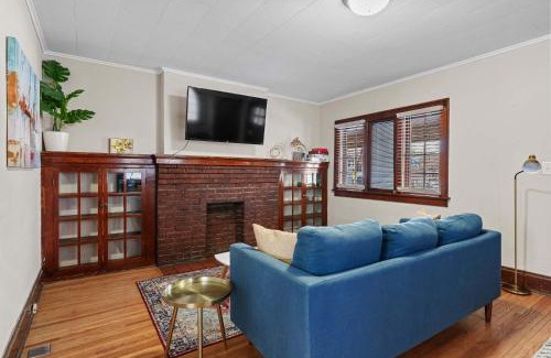 Clintonville House | Tibet Twins Suites For 12