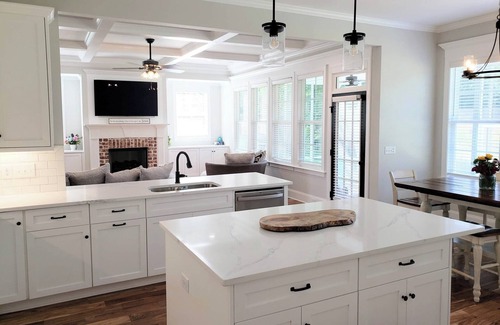 Evans House | Tickets & Badges Available! Large Open Home Perfect for Entertaining Clients