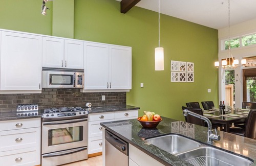 Regional District of Nanaimo Cabin | Tide's Reach Cabin: Forest Retreat Only Steps From Rathtrevor Beach