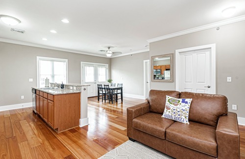 Highlands - Perkins Condo | Tiger Tailgate Retreat – Walk to LSU Stadium & Campus Fun!