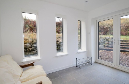 Ardelve Cottage | TIGH FASGAIDH, pet friendly, with open fire in Dornie