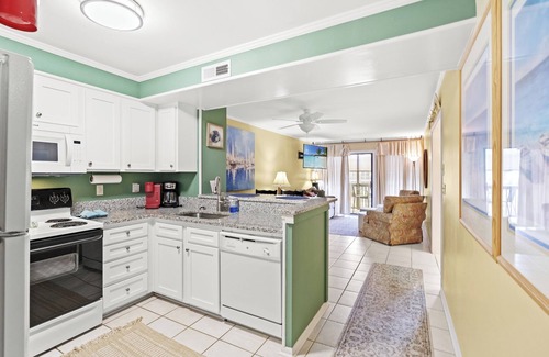 Ocean Drive Apartment | Tilghman 247 -3BR/2.5BA -Outdoor Pool, Hot Tub