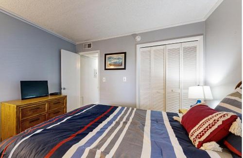 Ocean Drive Apartment | Tilghman Beach & Racquet 214