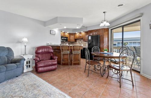 Cordesville Apartment | Tilghman Lakes D4 condo