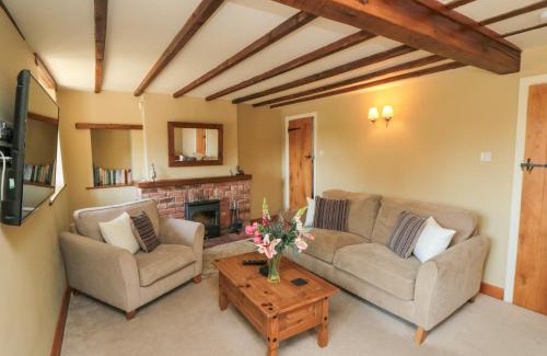 West Heslerton House | Tillers Cottage