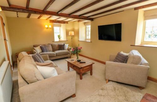 West Heslerton House | Tillers Cottage