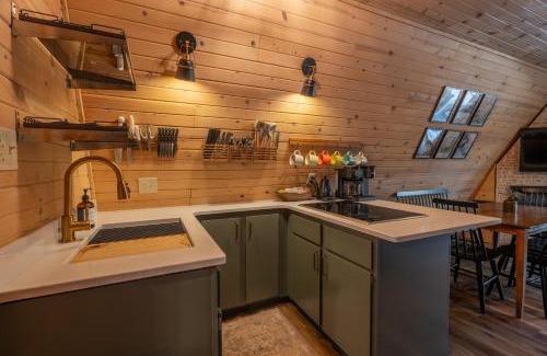 Friendship House | Timber Haven Aframe Cabin - Brand New Hot Tub