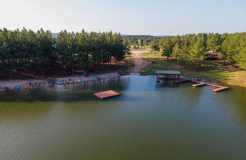 Amity RV Rental | Timber Lodge Ranch - RV Space 1