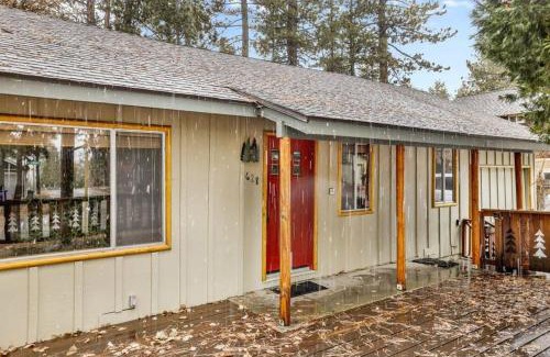 Boulder Bay House | Timber Pines Chalet~ Hot Tub~ Walk to Lake/Marina~